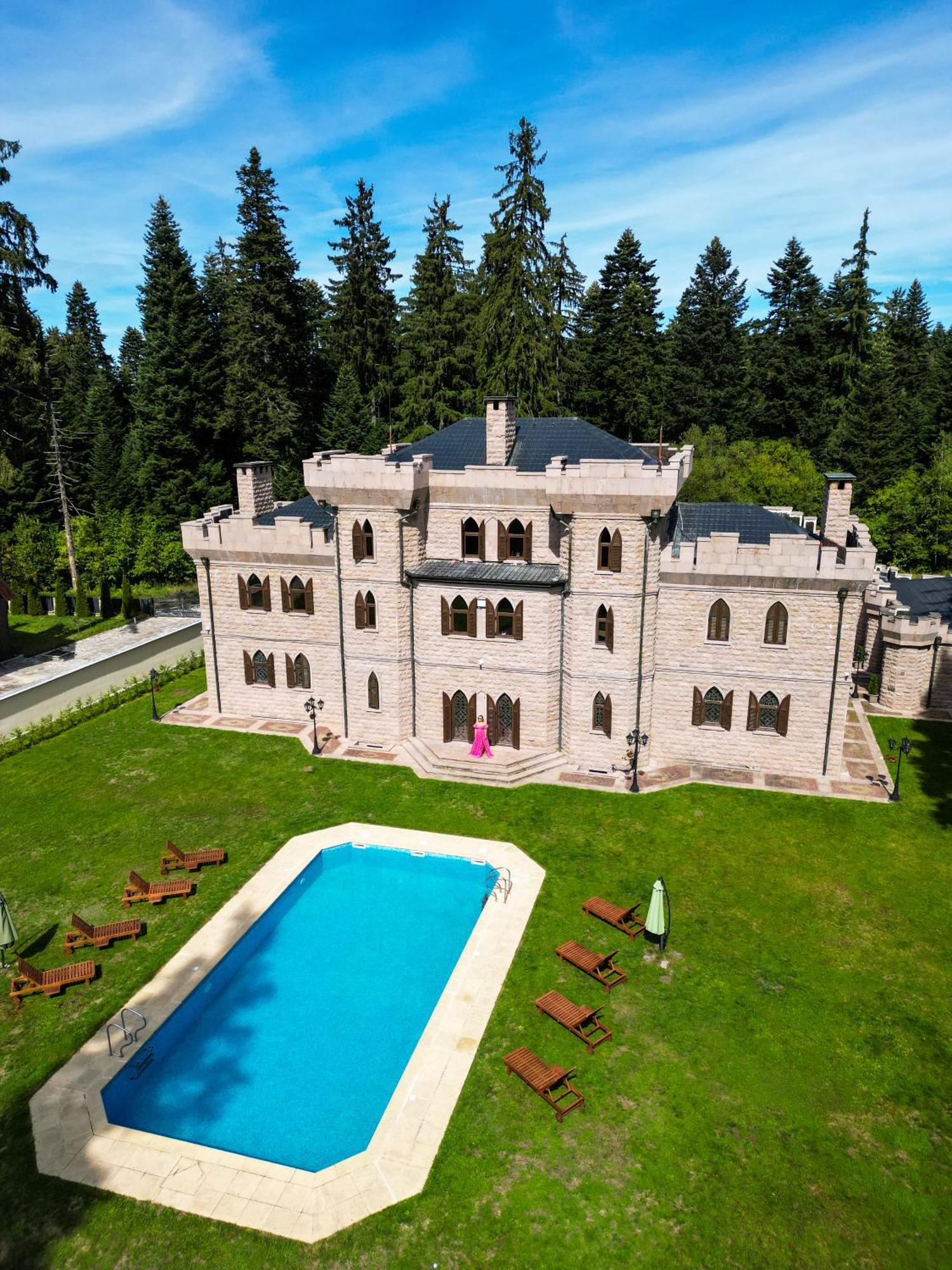 בורובץ The Castle - Your Unique Way Of Retreat מראה חיצוני תמונה