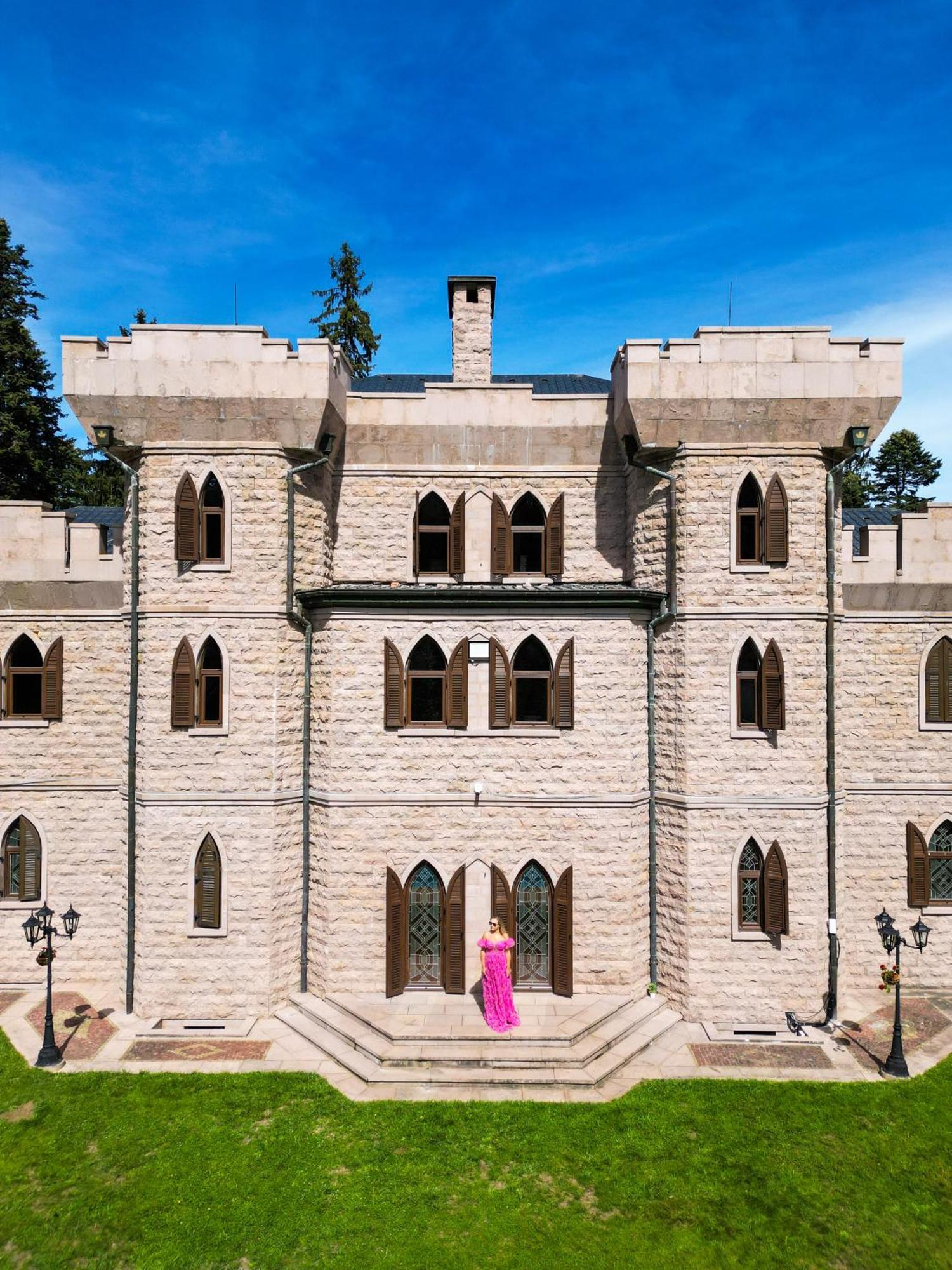 בורובץ The Castle - Your Unique Way Of Retreat מראה חיצוני תמונה